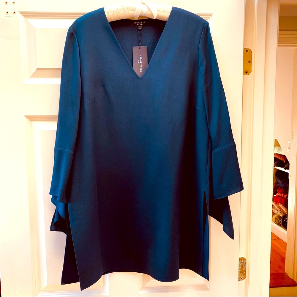 Lafayette 148 tunic top M Navy 100% silk